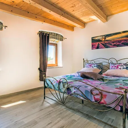 Vikendica Awesome In Smarje (Koper)