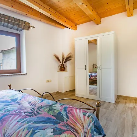 Vikendica Awesome In Smarje (Koper)