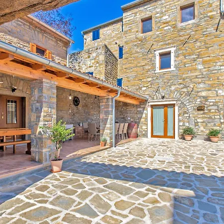 Awesome In Σπίτι διακοπών Šmarje