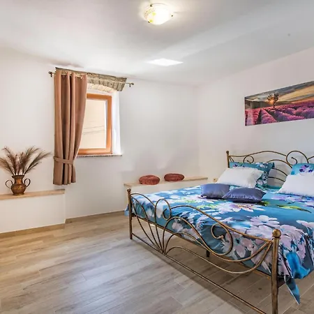 Awesome In * Šmarje