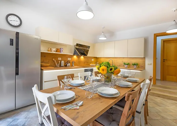 Awesome In * Šmarje