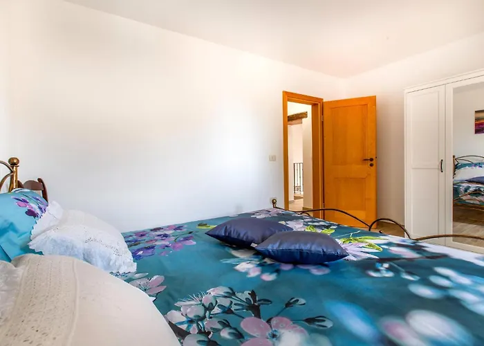 Vakantiehuis Awesome In Šmarje