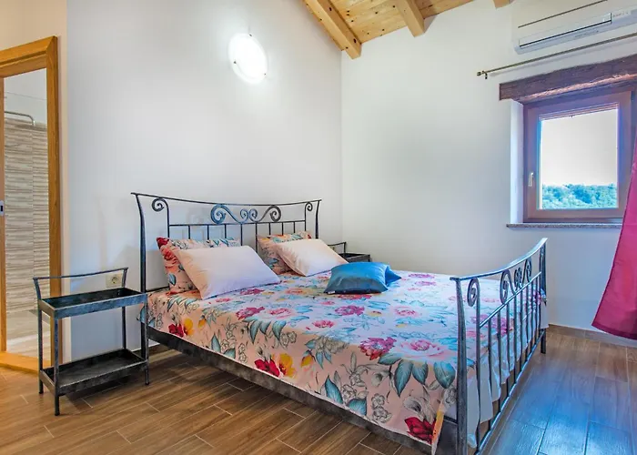 Awesome In * Šmarje