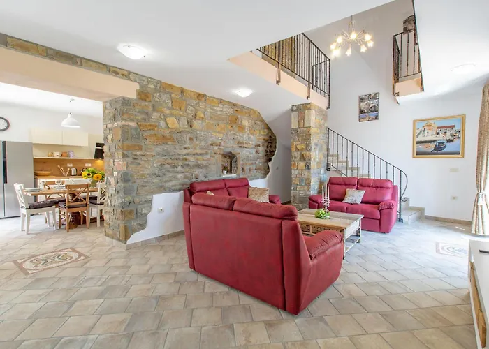 Vakantiehuis Awesome In Šmarje